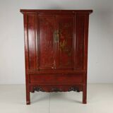 Antique Chinese red lacquer cabinet, late 19th / early 20th century.