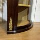 Vitrine d'angle murale anglaise en acajou des années 1950