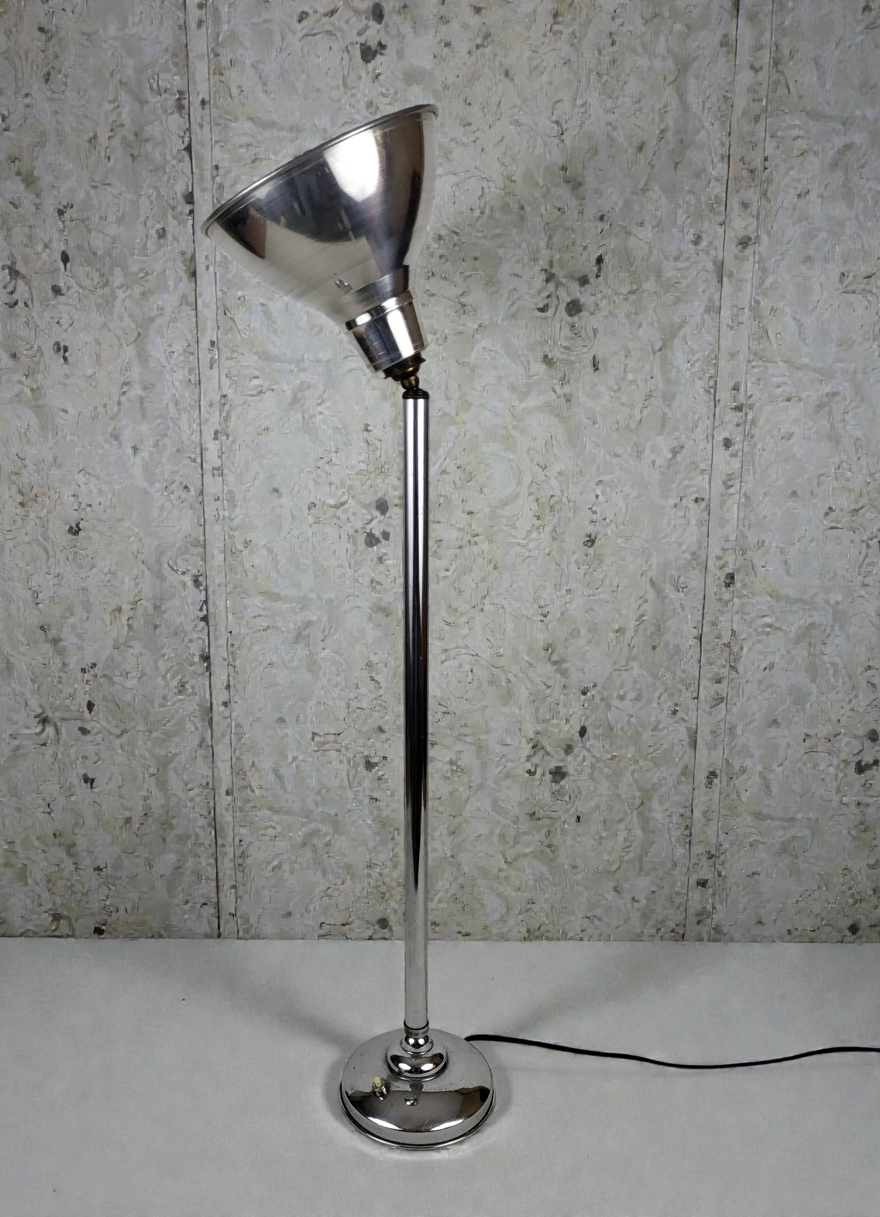 Art Deco lamp in chromed metal