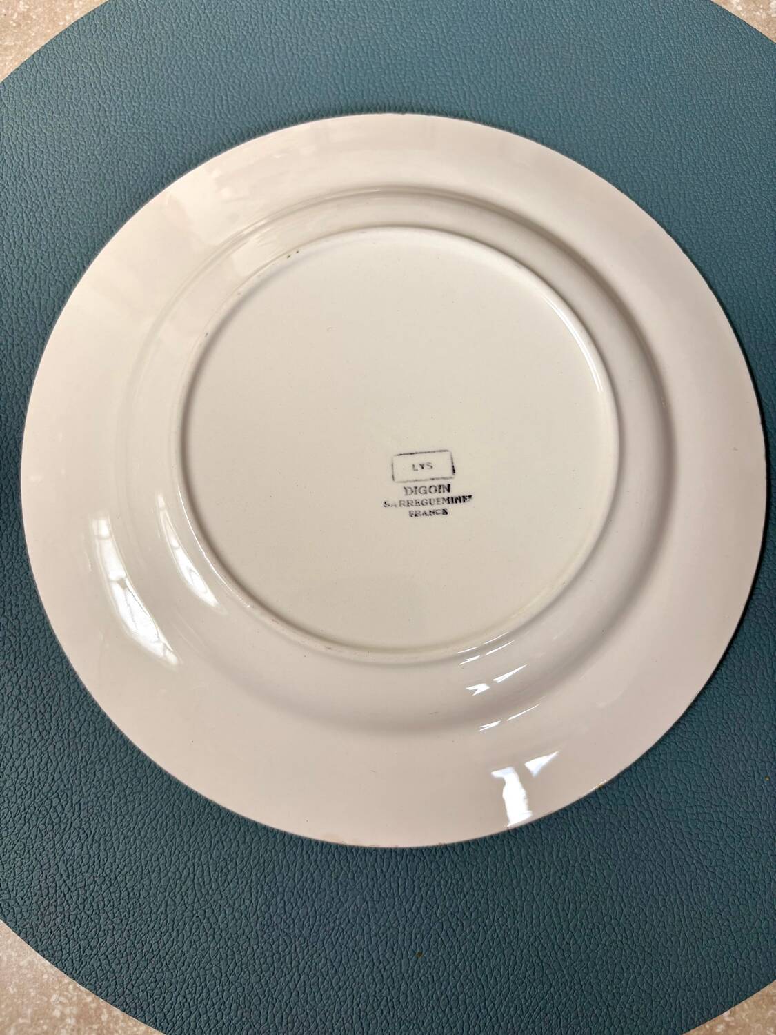 Set of 6 flat plates Lys - Digoin Sarreguemines