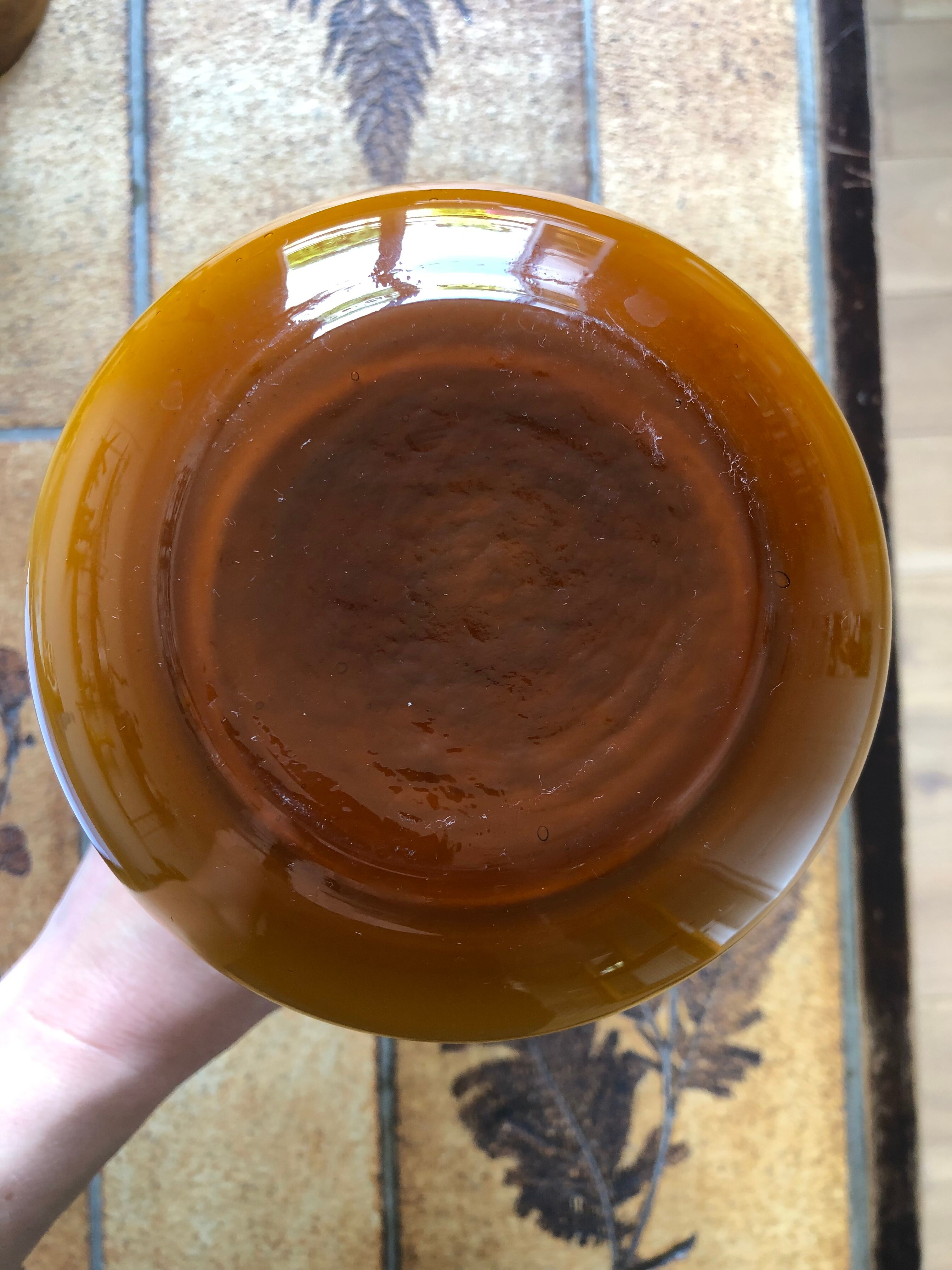 Vase looped soliflore in opaline yellow ochre