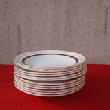12 hollow tiles in faīence de Salins model Royat red diam 22 cl