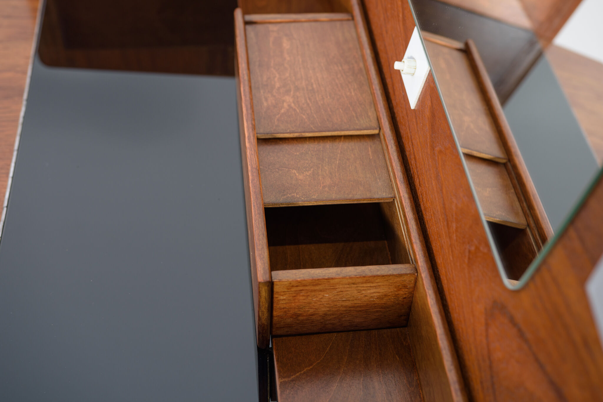 Coiffeuse danoise en teck du milieu du siècle, années 1960