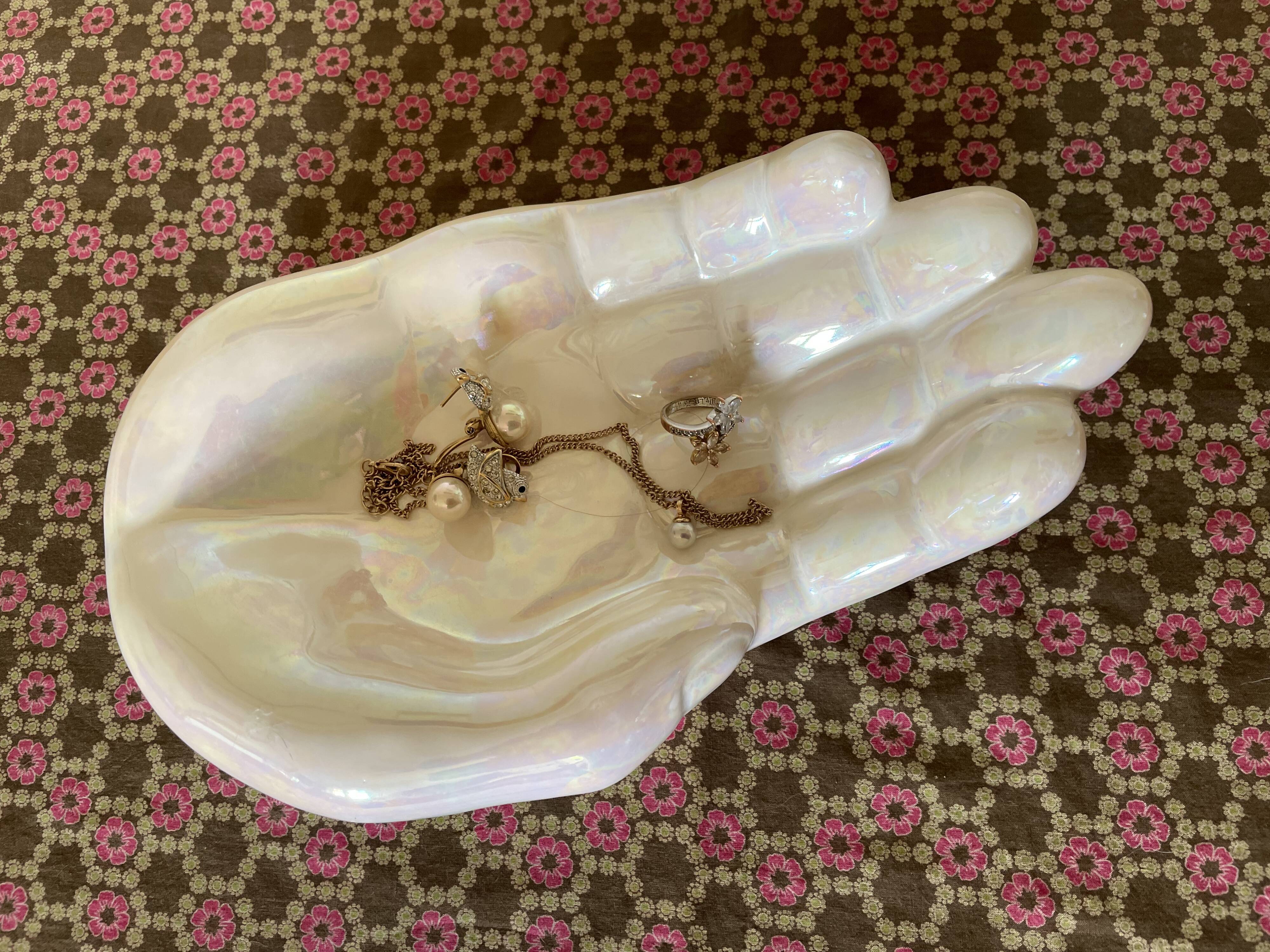 Empty ceramic hand pocket 1970