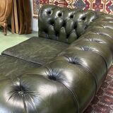 Chesterfield 2-seater green leather sofa from the 1980s