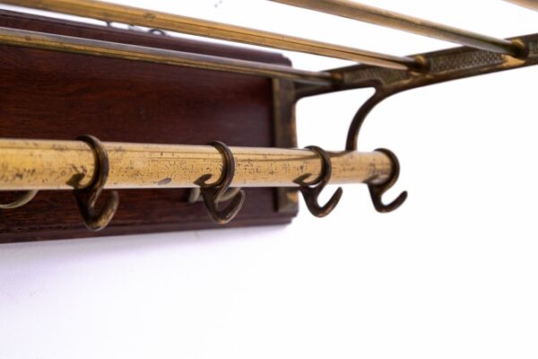 Petite armoire ancienne, Europe occidentale, vers 1900.