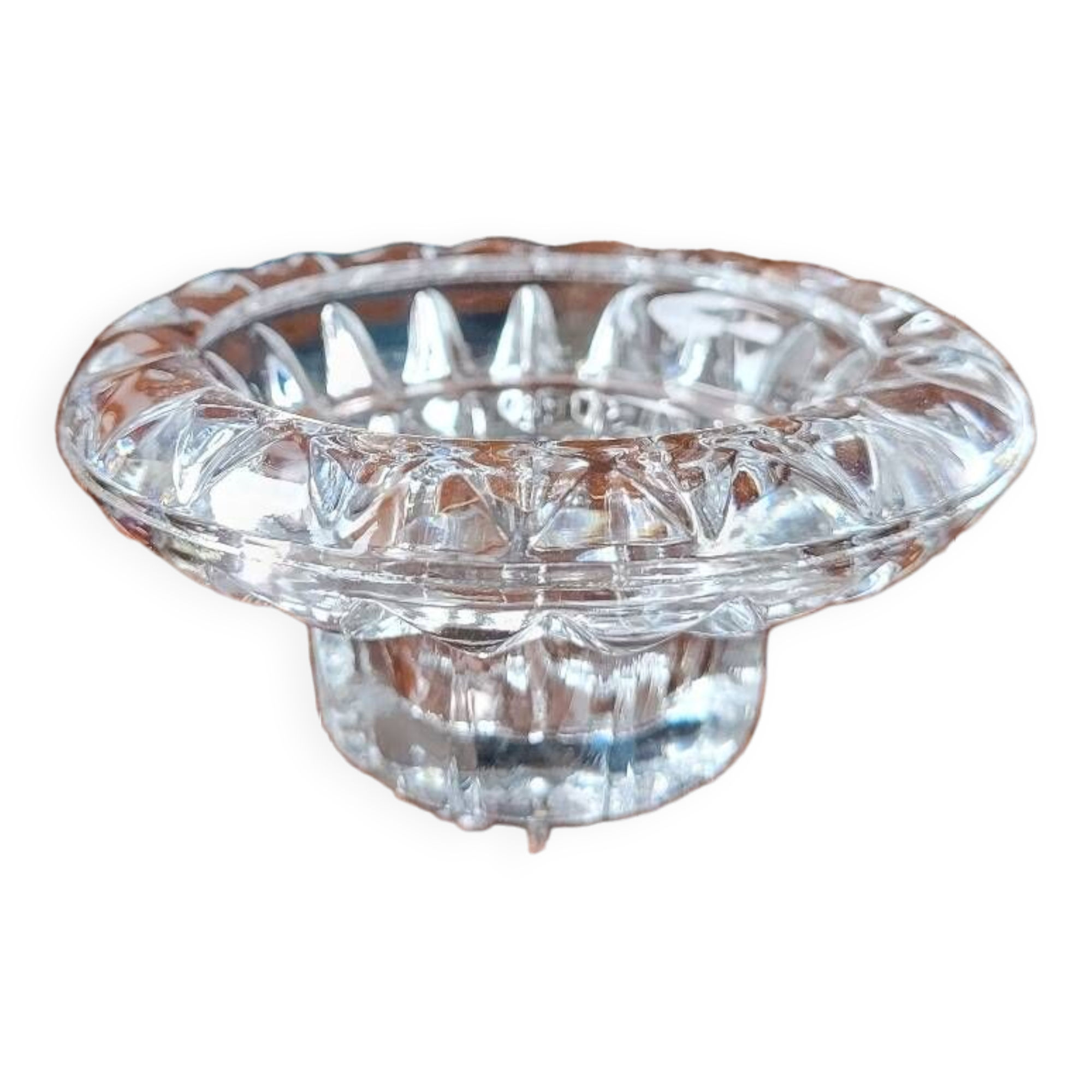 Chiseled round glass candle holder