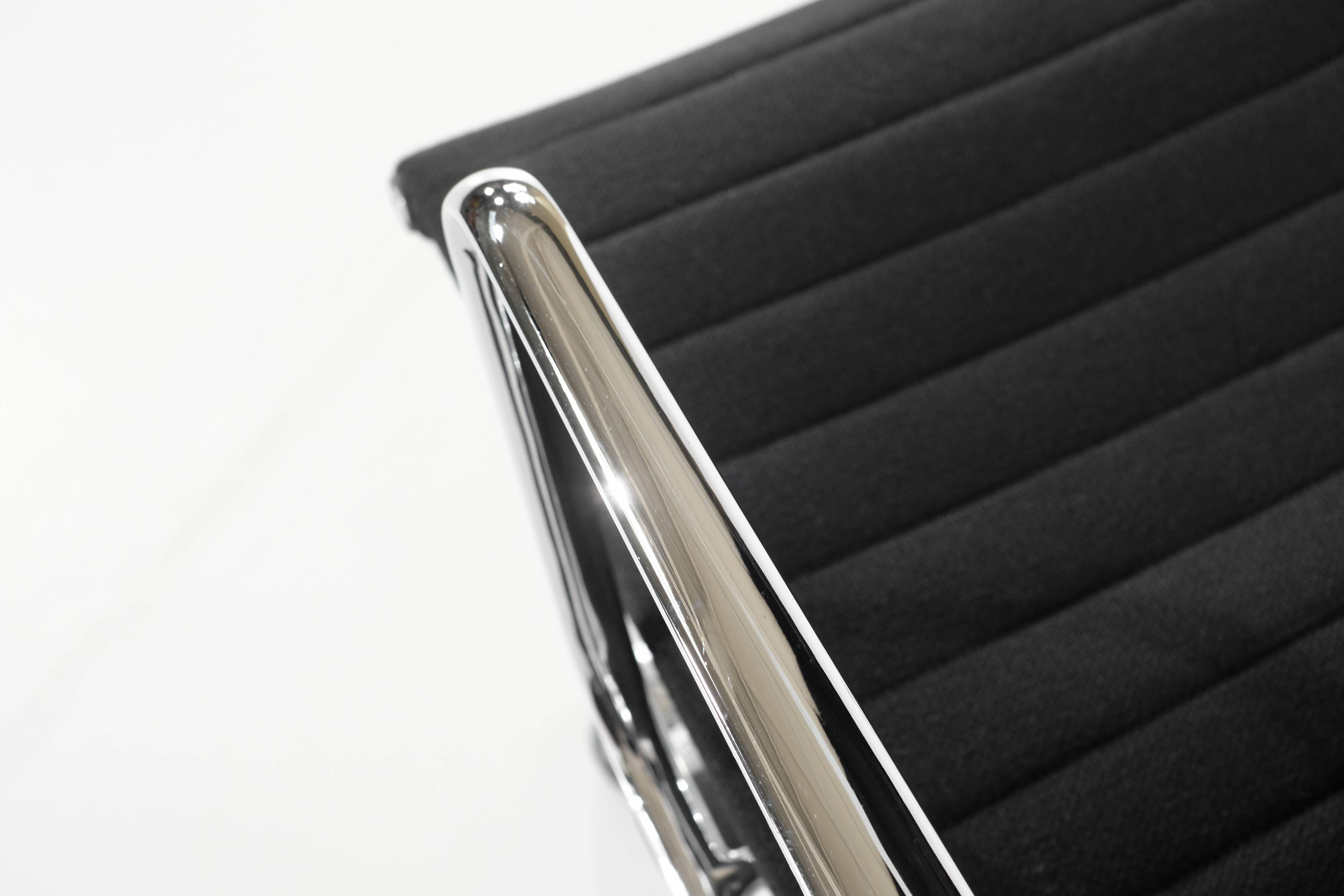 Office chair "EA 117" Charles Ray Eames for ICF USA 1969.