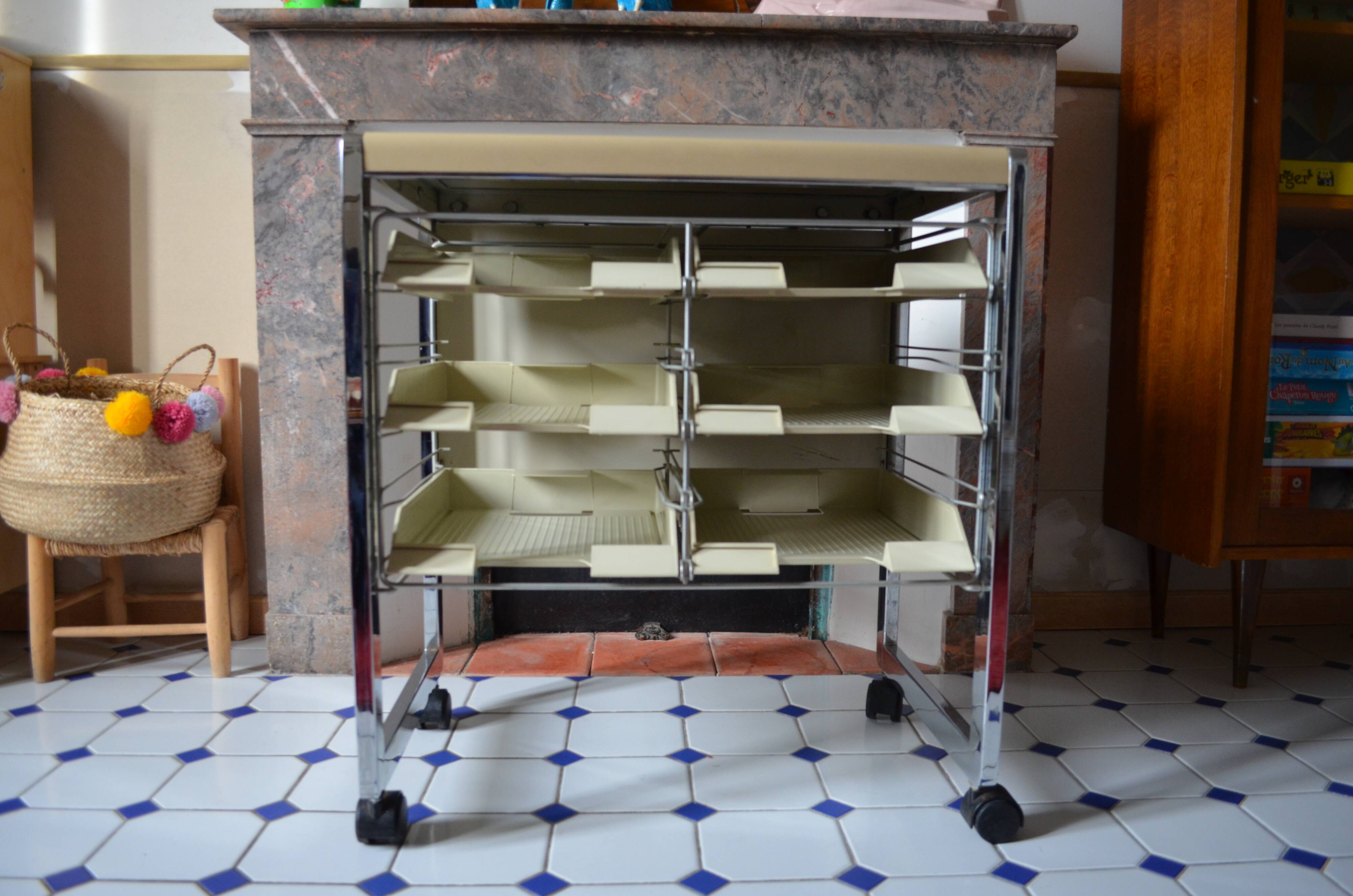 Metal serving trolley