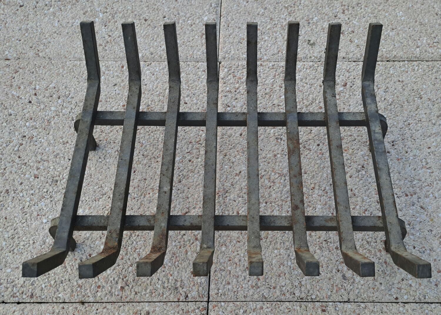 Cast iron log holder