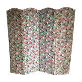 Screen old wood and flowery fabric