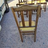 Chaises en bois et paille