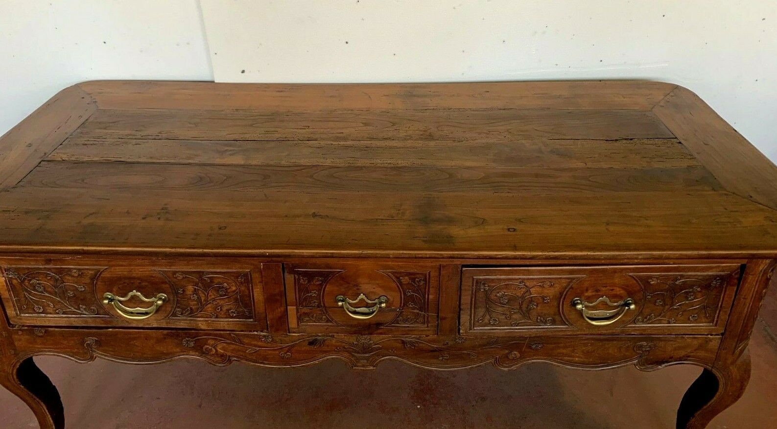 Louis XV-style flat-top desk