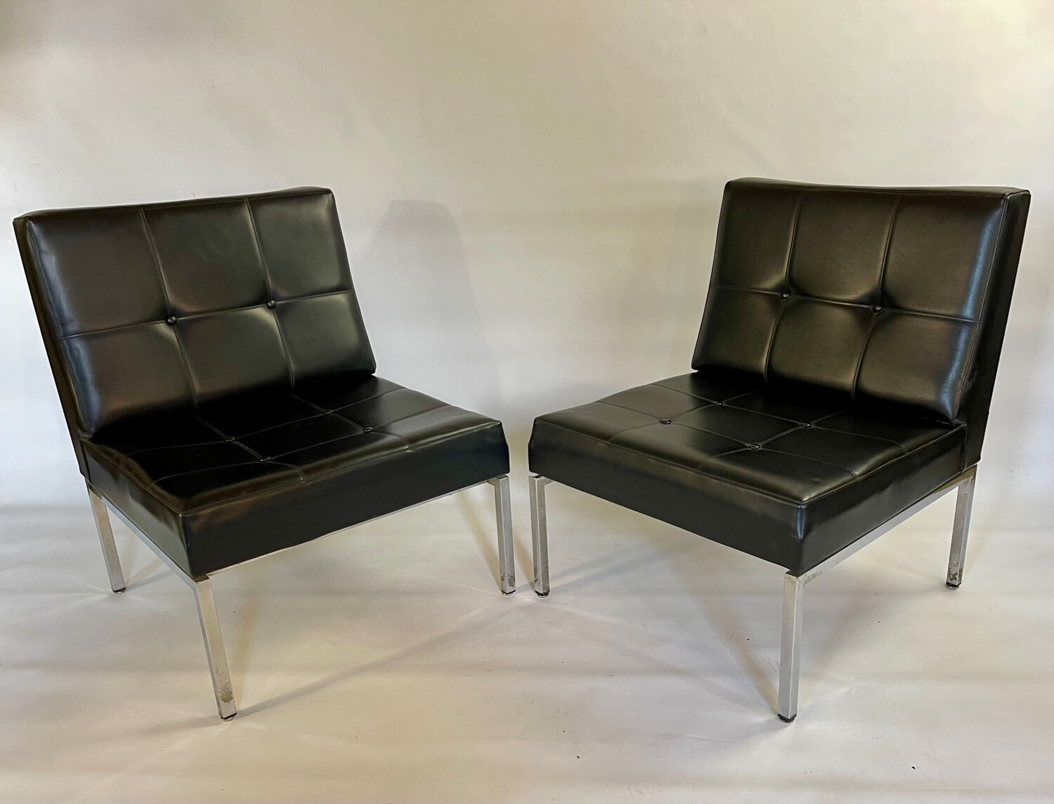 Paire de fauteuils Samouraï Joseph André Motte pour Airborne – Édi