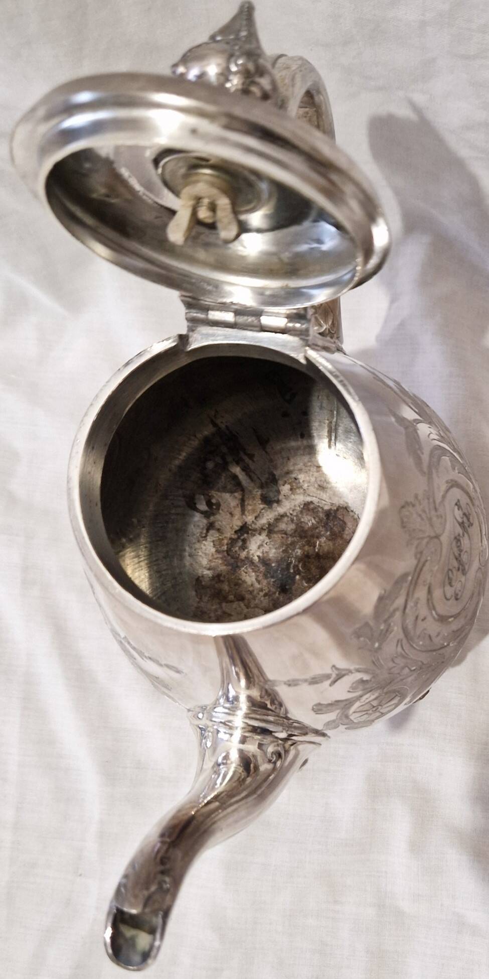Napoleon III teapot in silver-plated metal – 19th century – Rococo decoration