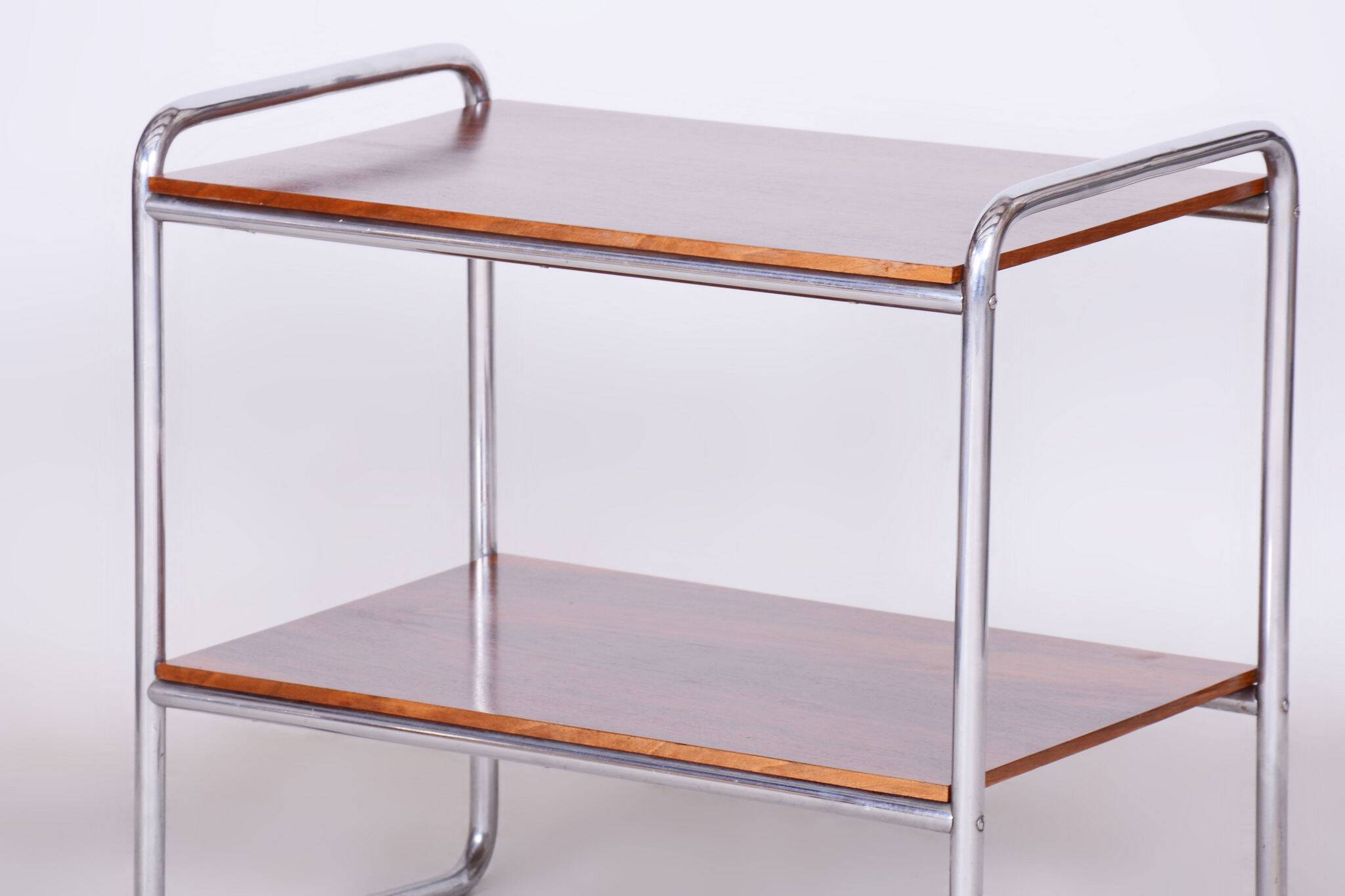 Table d'appoint Bauhaus restaurée, noyer, acier chromé, tchèque, années 1930