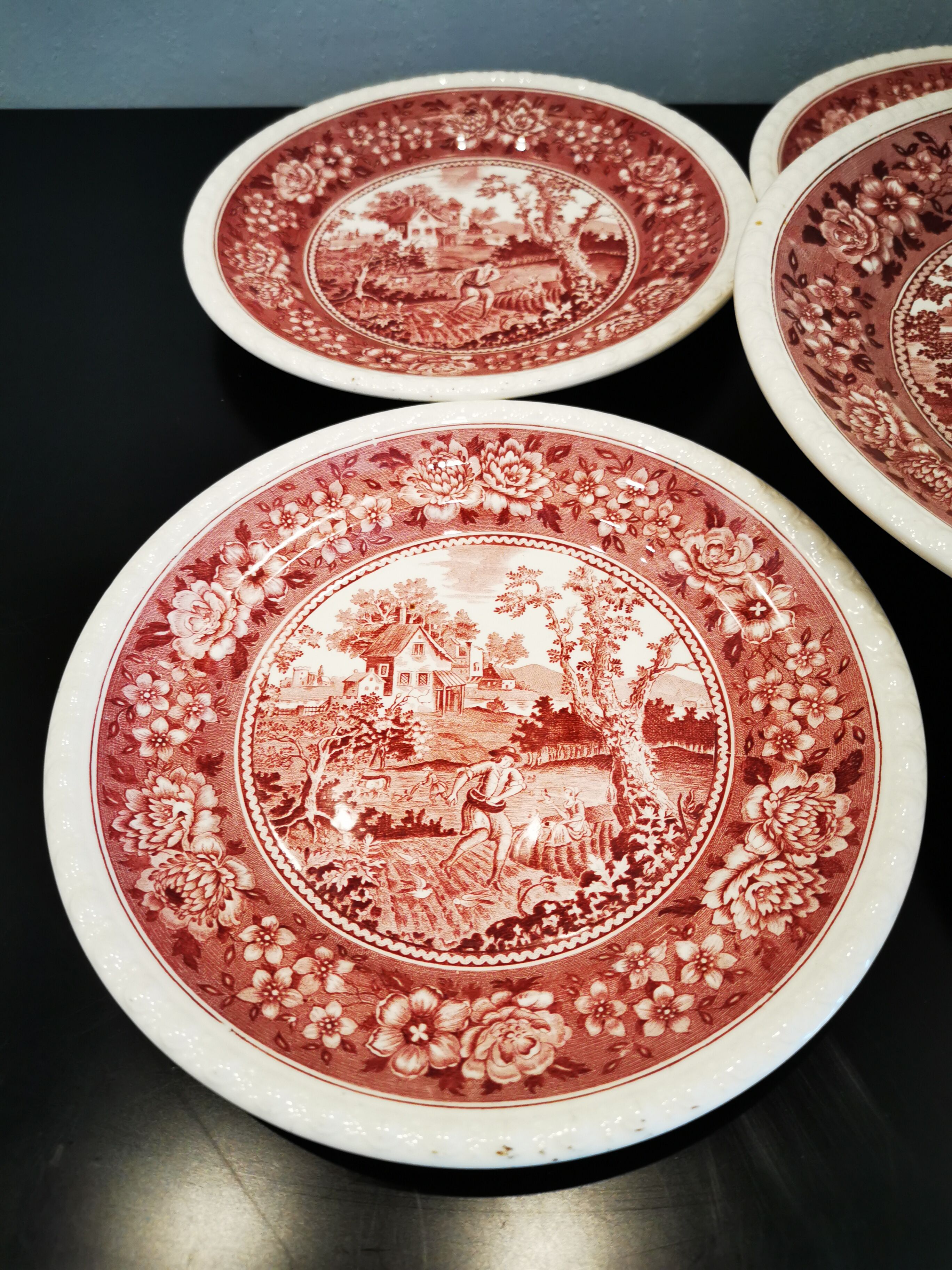 Set of 6 dessert plates and the Villeroy & Boch Rusticana serving dish