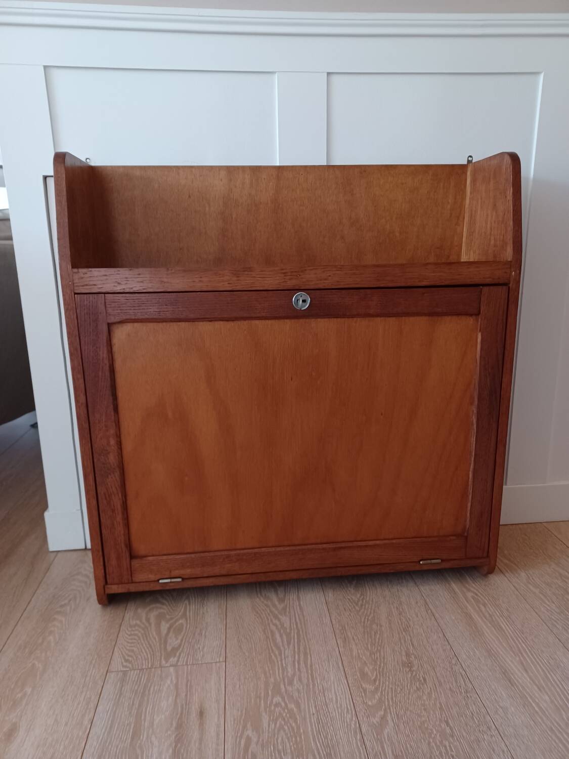 50s wall secretary