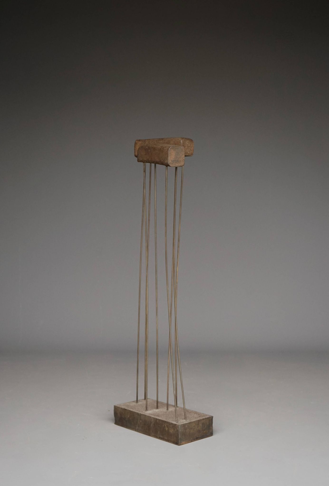 Sculpture cinétique abstraite en métal, dans le style de Harry Bertoia, années 1960
