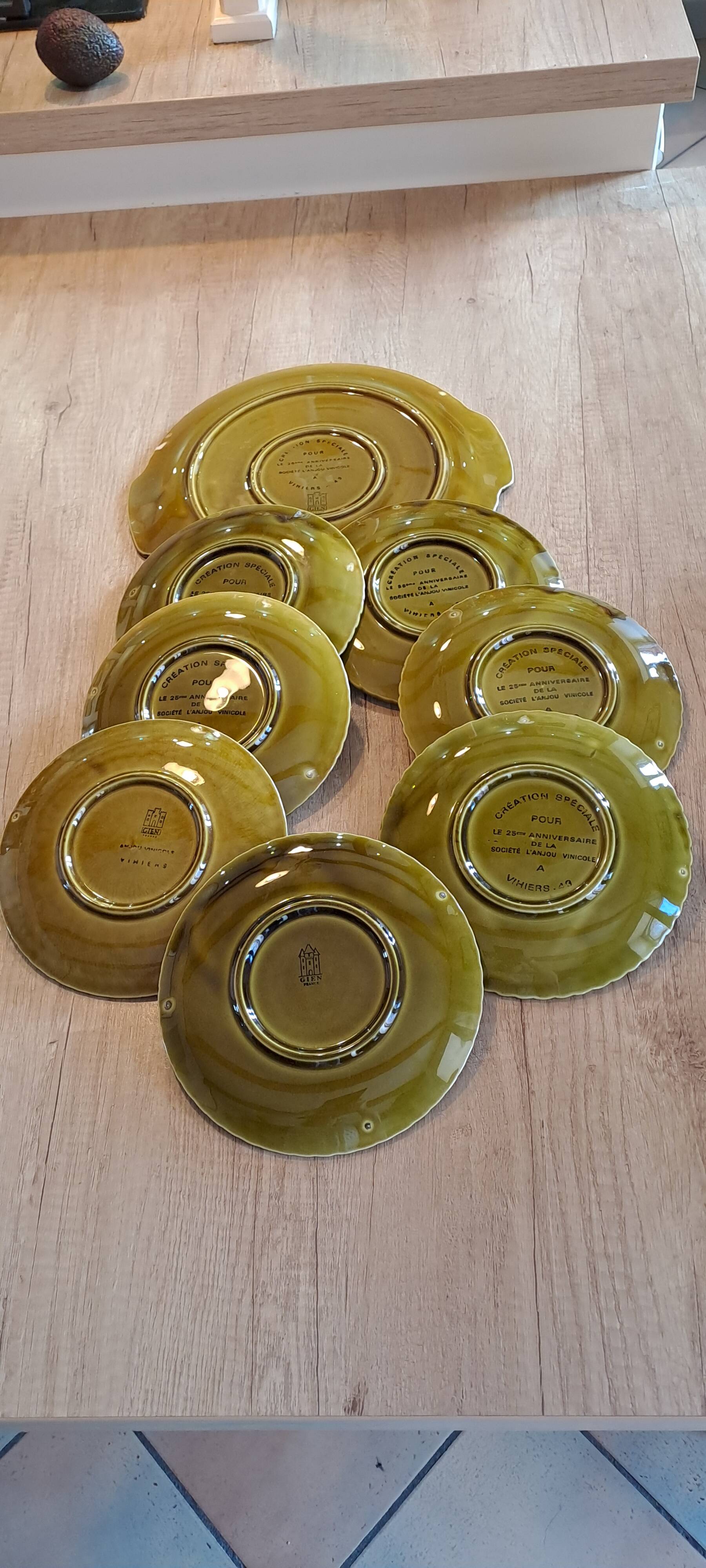 Gien earthenware cheese or dessert service