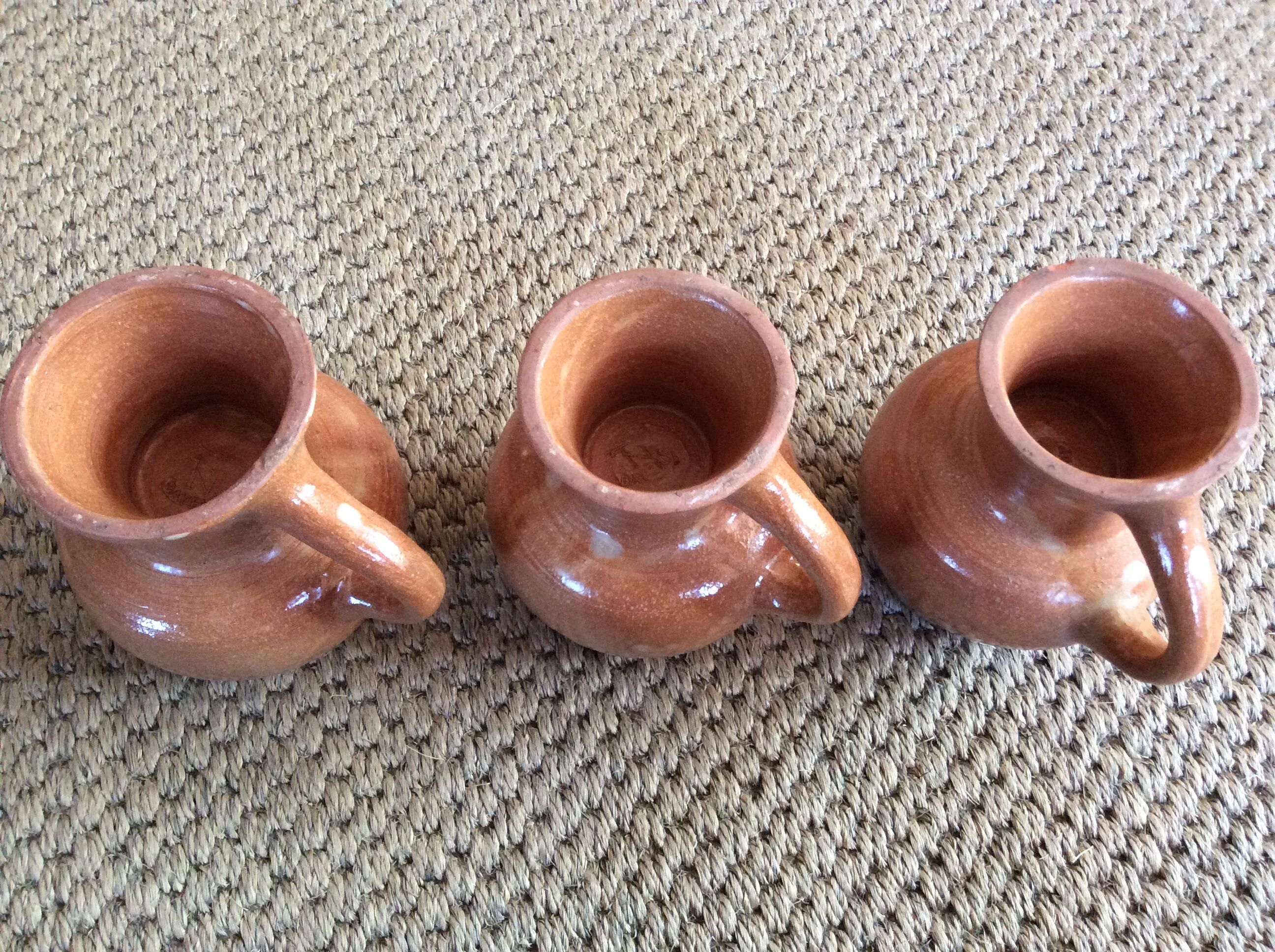 Series of 3 cups in sandstone