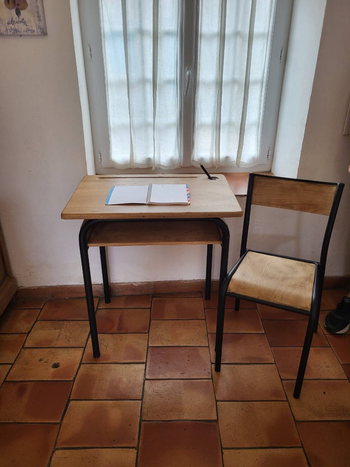 Desk + chair