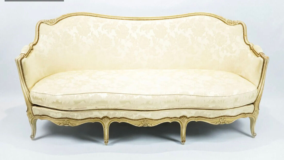 Salon Louis XV sofa and two armchairs