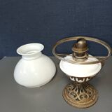 Opaline kerosene lamp