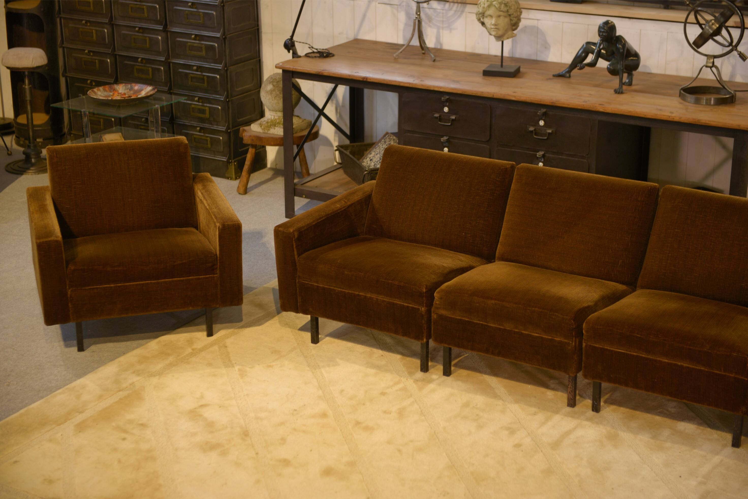 Ensemble canapé et 2 fauteuils en velours marron 1960’s