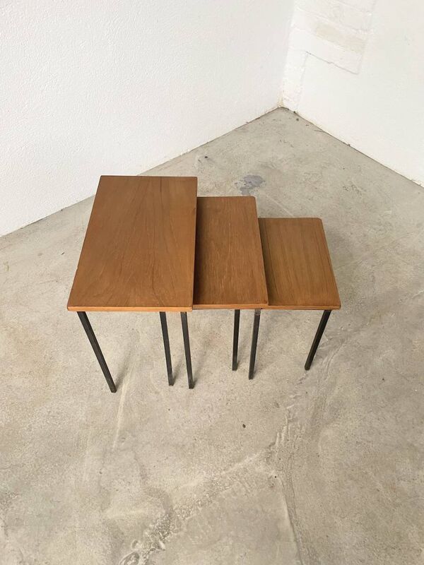 Tables gigogne teck moderniste années 50
