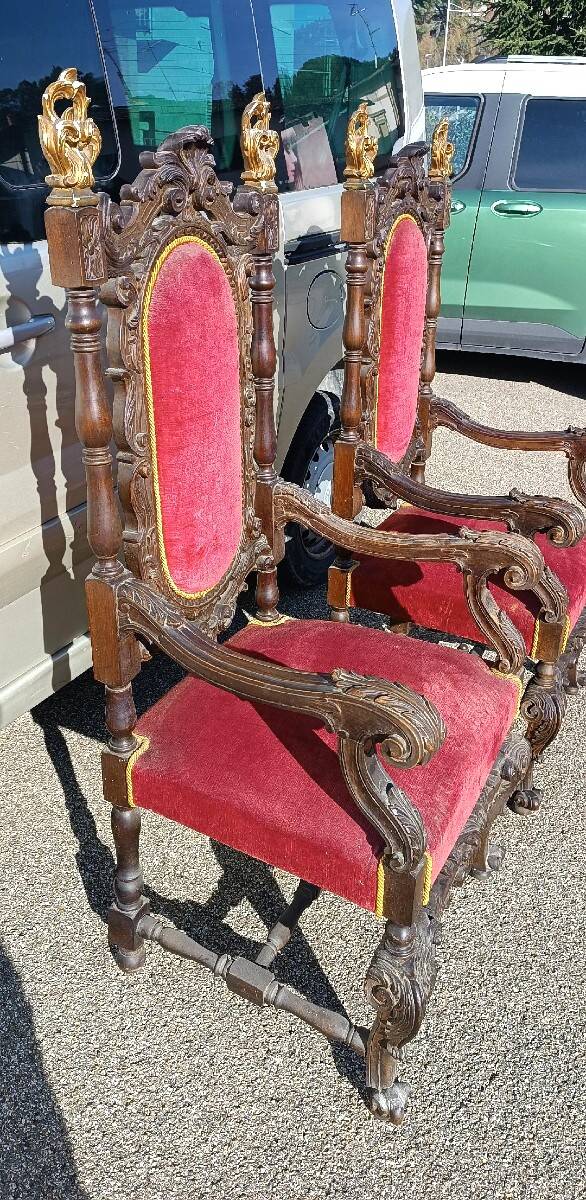 Pair of antique armchairs, carved in walnut