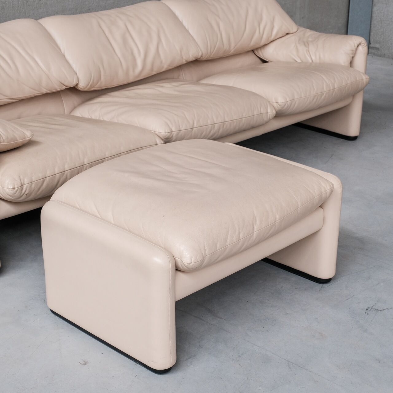 Vico Magisretti 'Maralunga' Suite of Sofas and Armchairs for Cassina