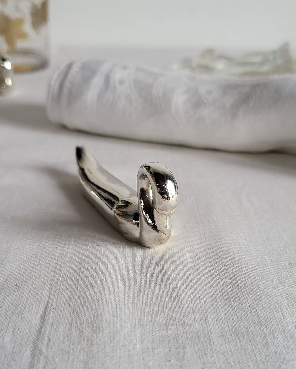 12 Silver-Plated Swan Knife Holders