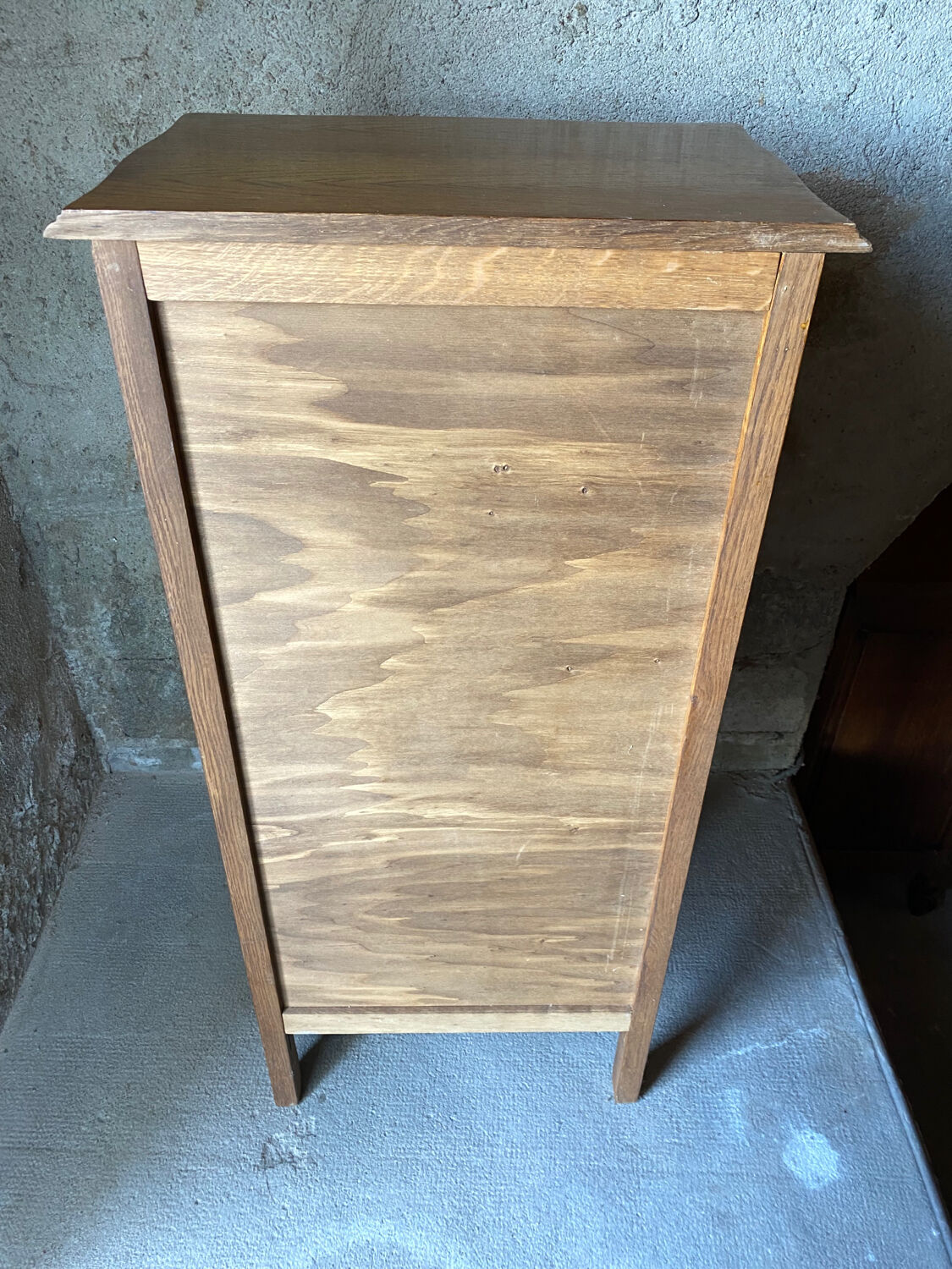 Weekly chest of drawers