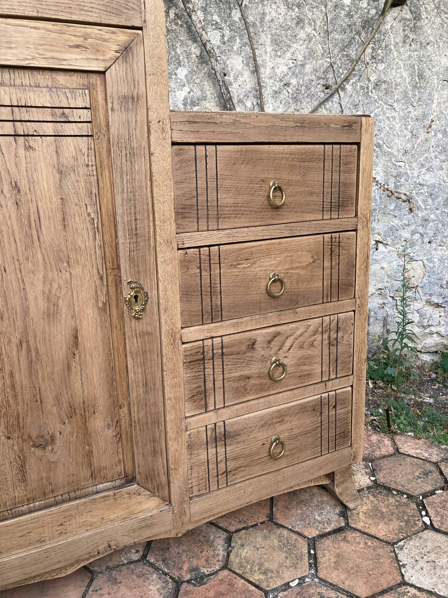 Buffet asymétrique ancien 