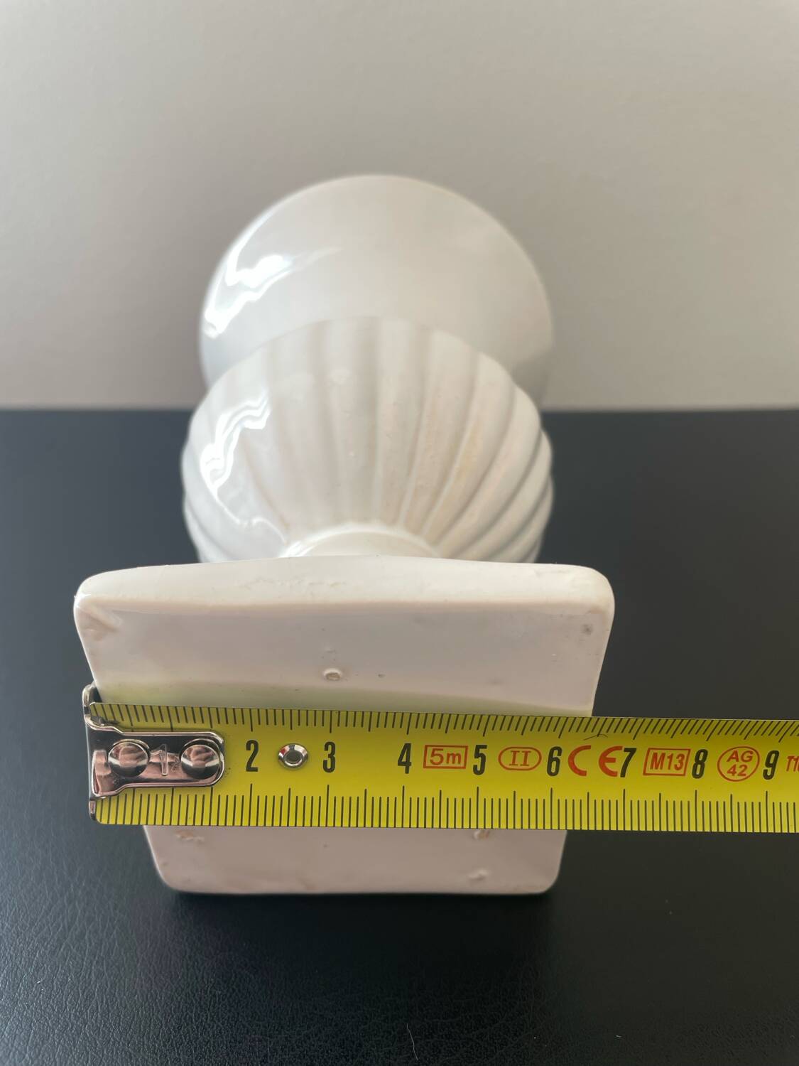 Medici white porcelain vase