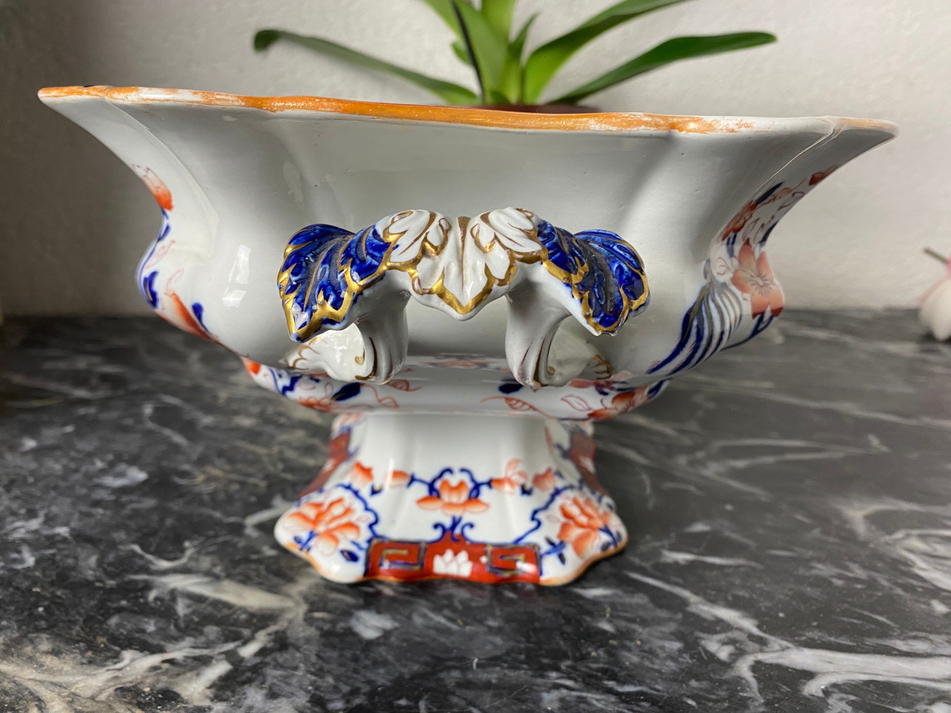 Old Imari cup stamped "Mason" in iron earth