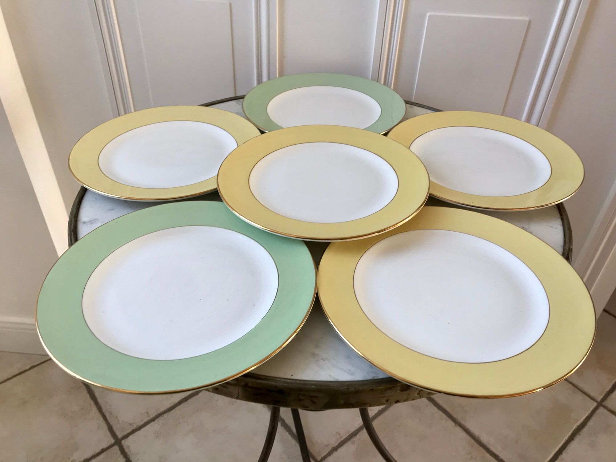 Set of 4 flat plates Saint-Amand pastel yellow and almond green 60s