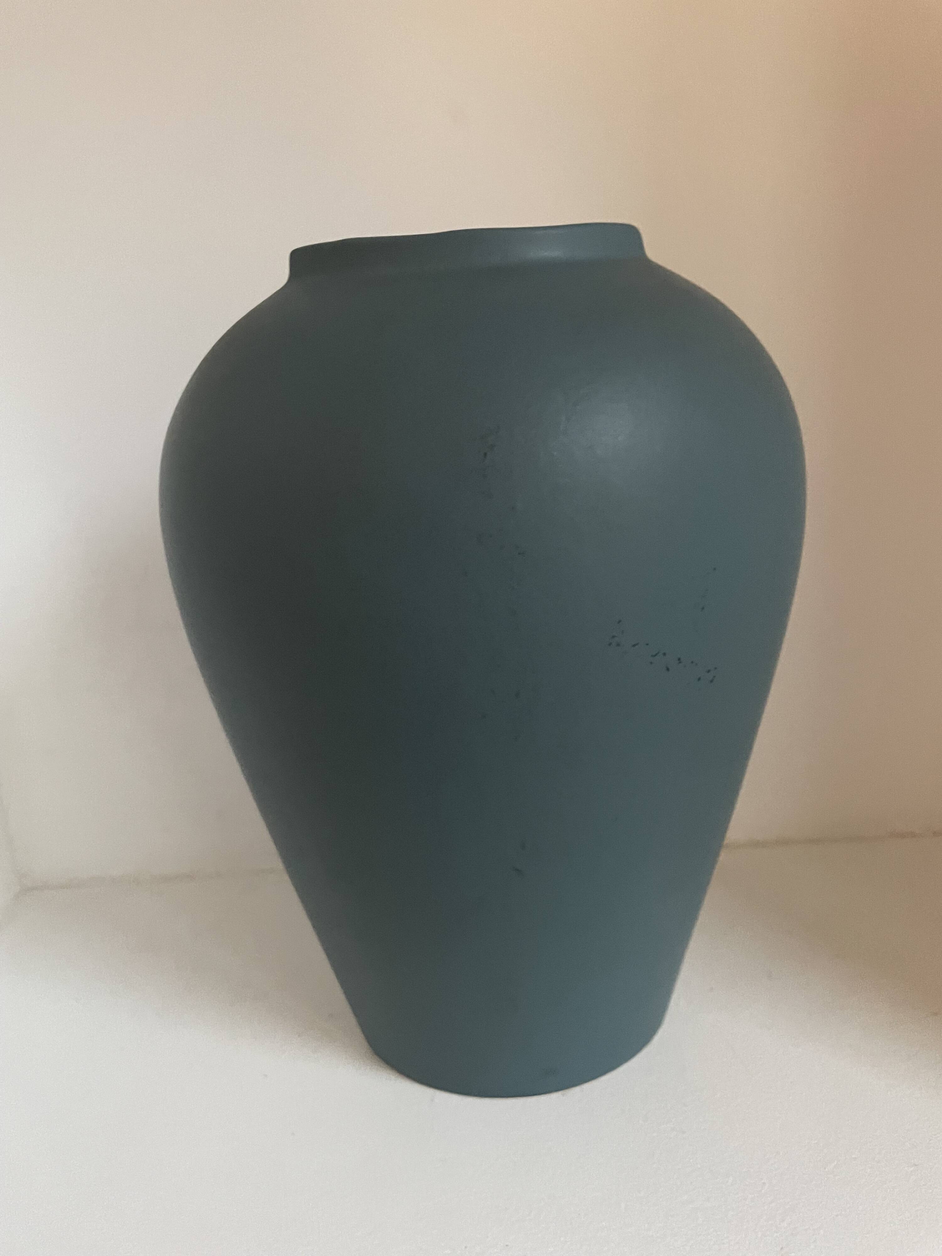 set of 13 decorative items