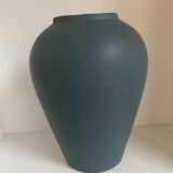 set of 13 decorative items