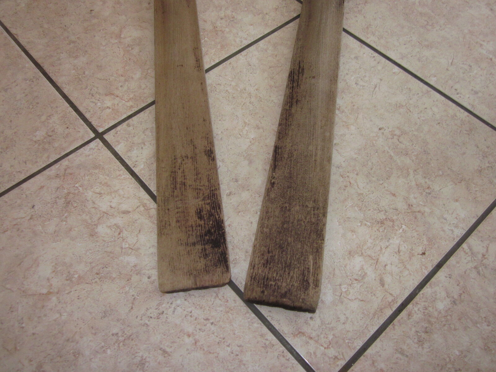 Paire de ski ancien en bois