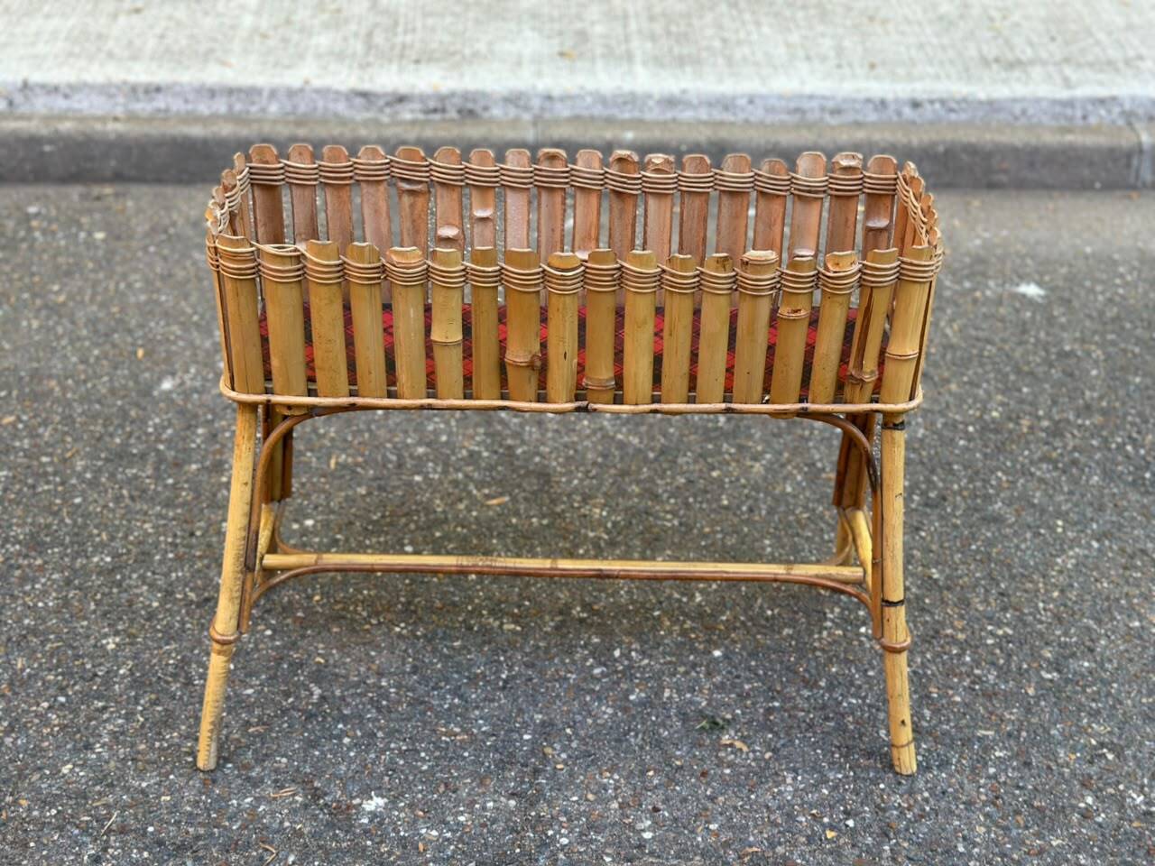 Vintage plant stand in rattan and bamboo, Bohemian 1970s.