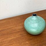 Mid-century German minimalist studio pottery vase by Siegfried Gramann for Töpferhof Römhild, 1960s.