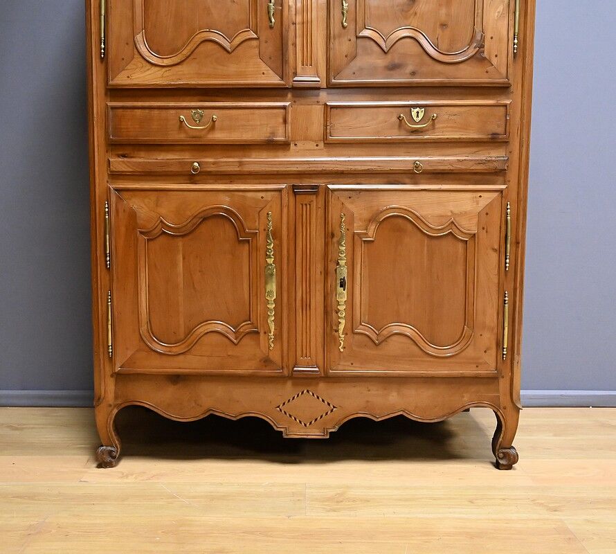 4-door cherry wood cabinet, regional work, Louis XV style – first part of the 19th century