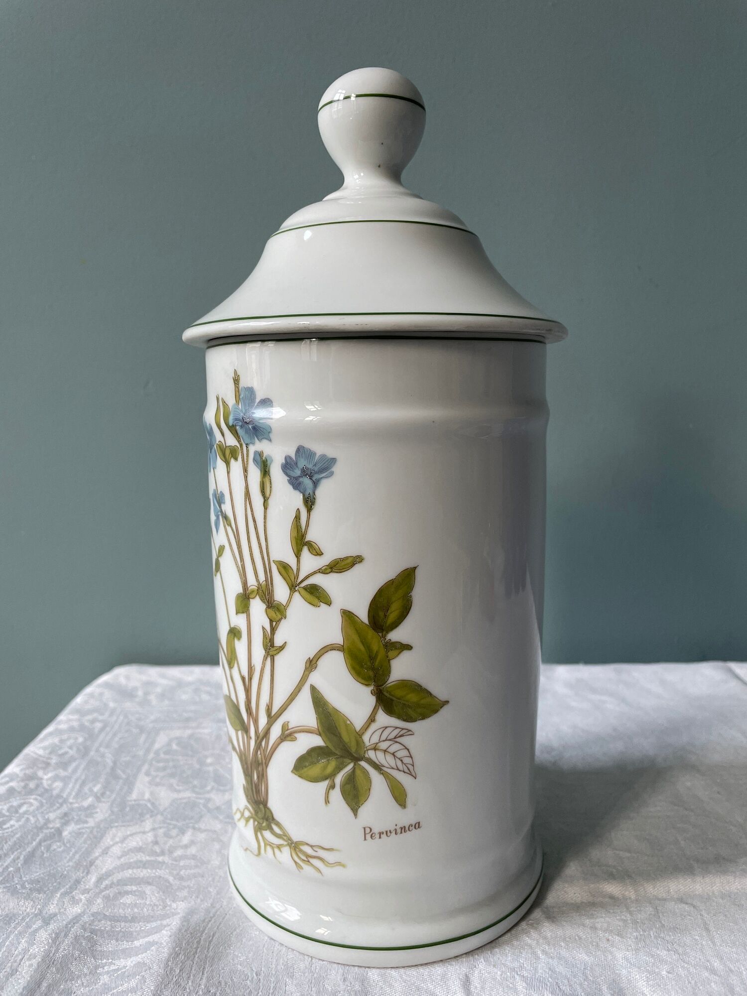 Medicine jar "Pervinca" in Limoges porcelain France