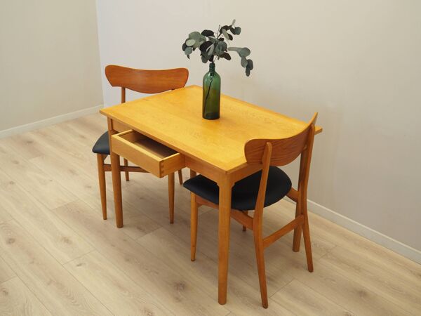 Bureau en frêne, design danois, années 1970, production : Danemark