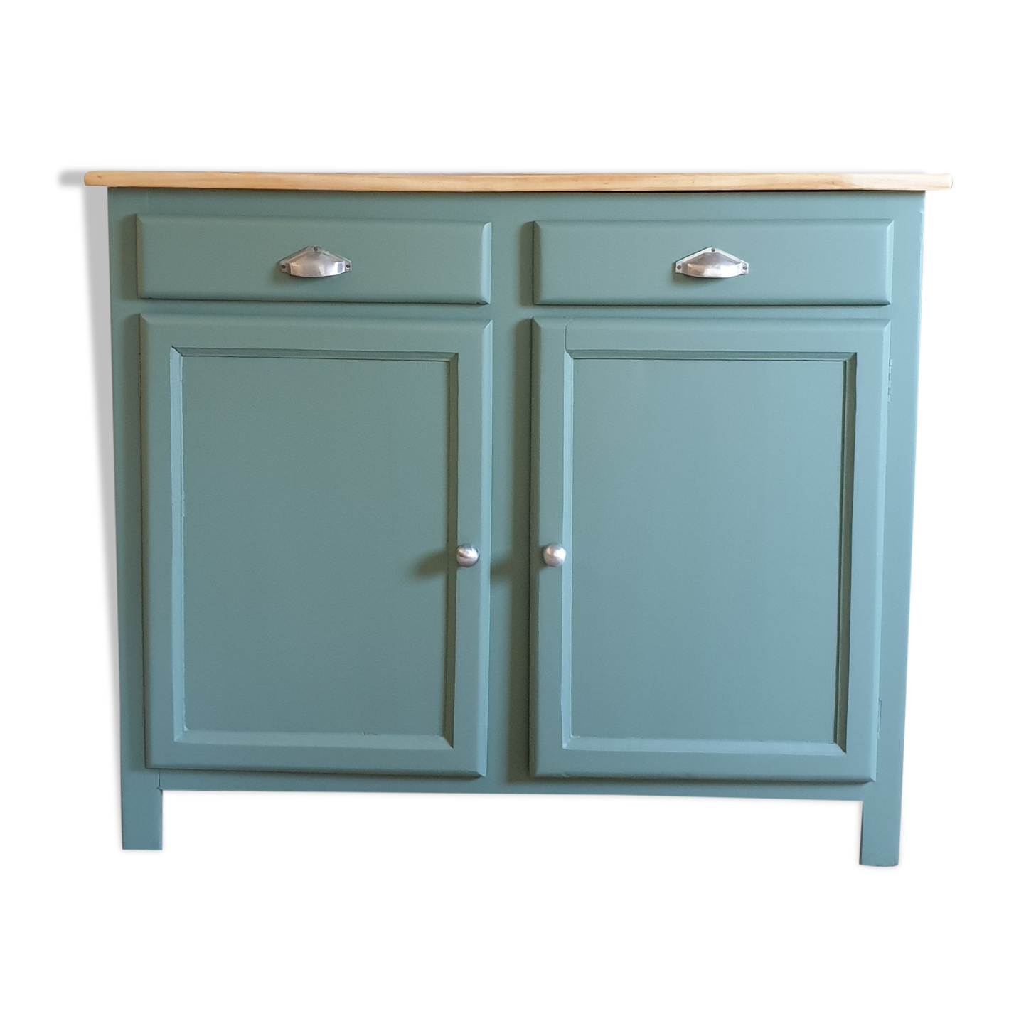 Green Parisian buffet