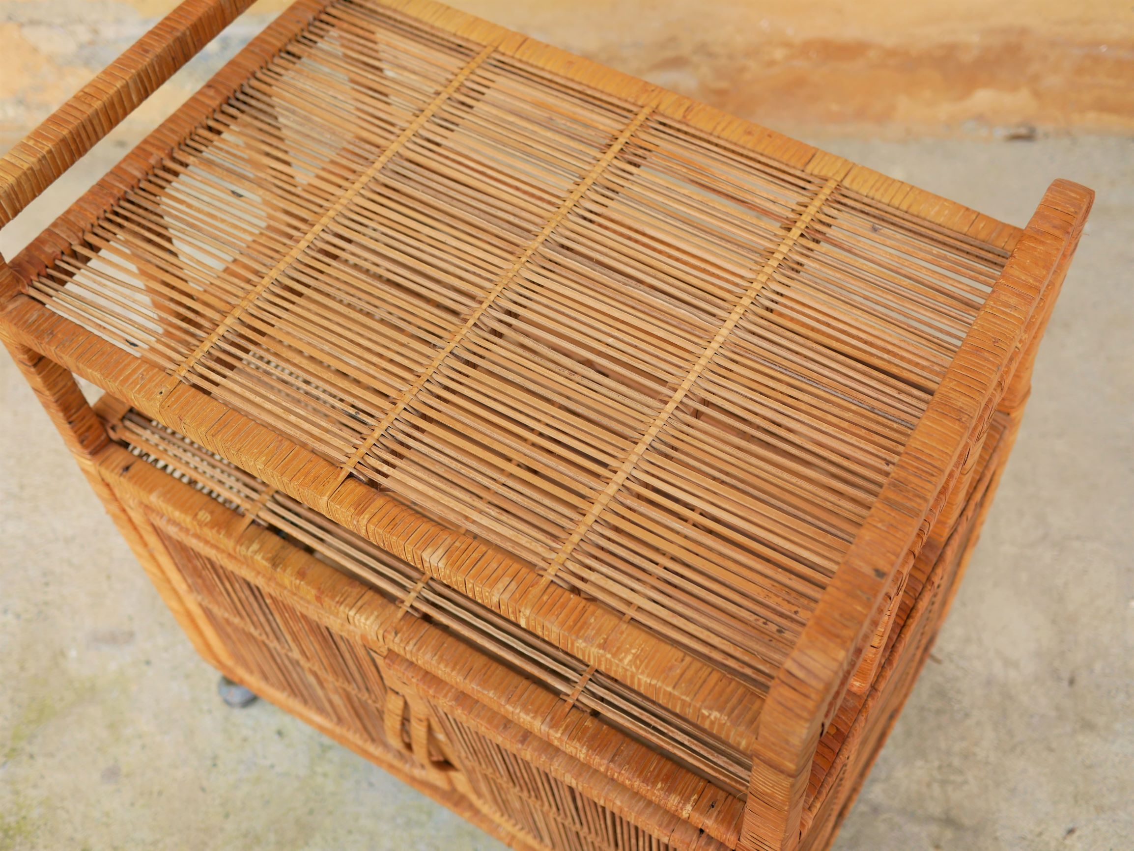 Meuble de rangement vintage en rotin