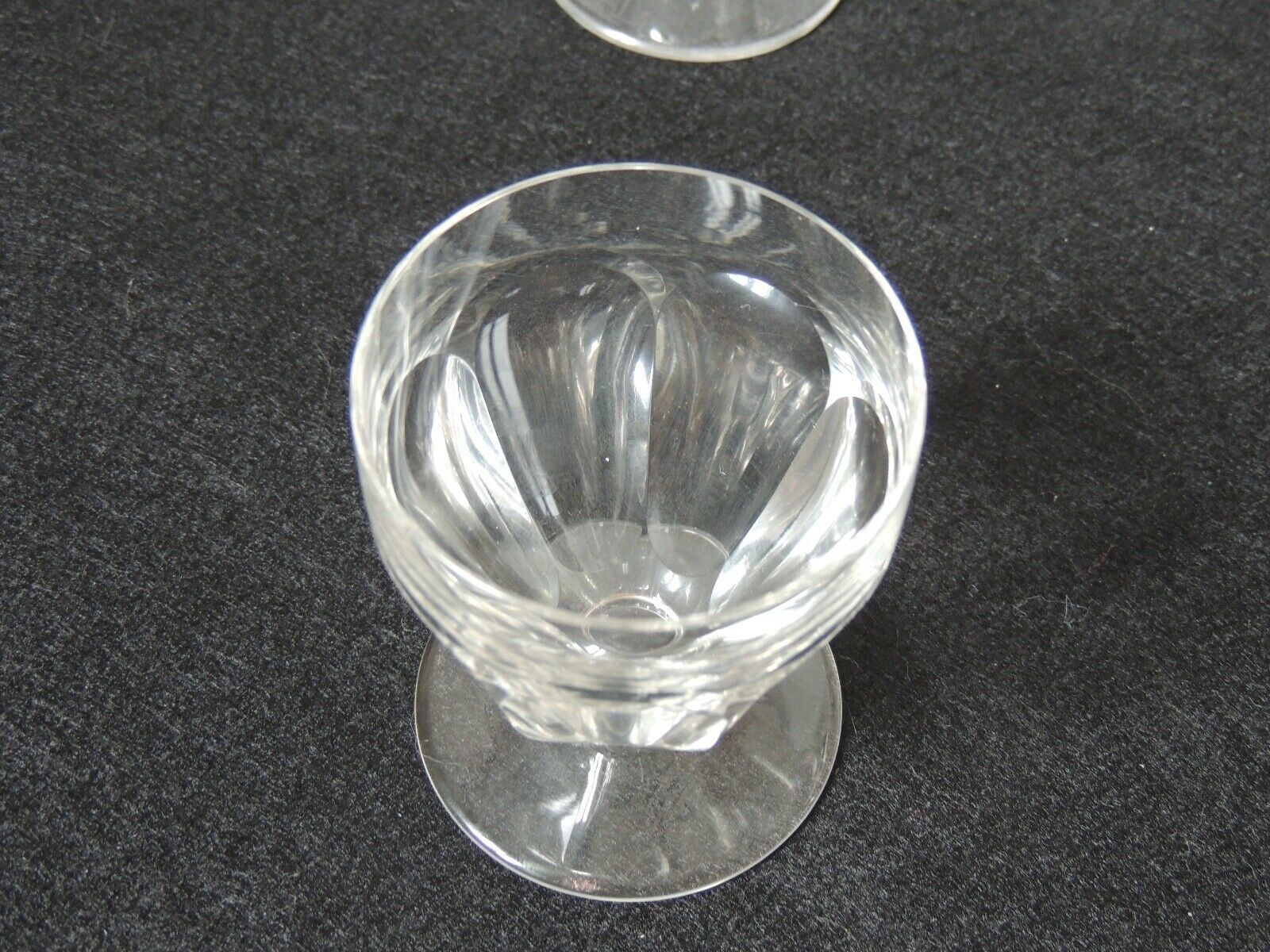 Two small Port glasses in Baccarat crystal