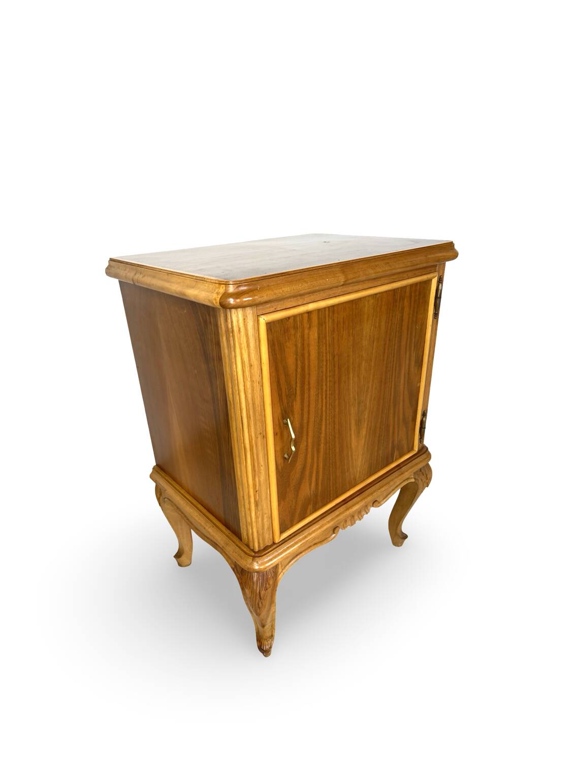 Tables de chevet italiennes en placage de noyer du milieu du siècle, années 1960.